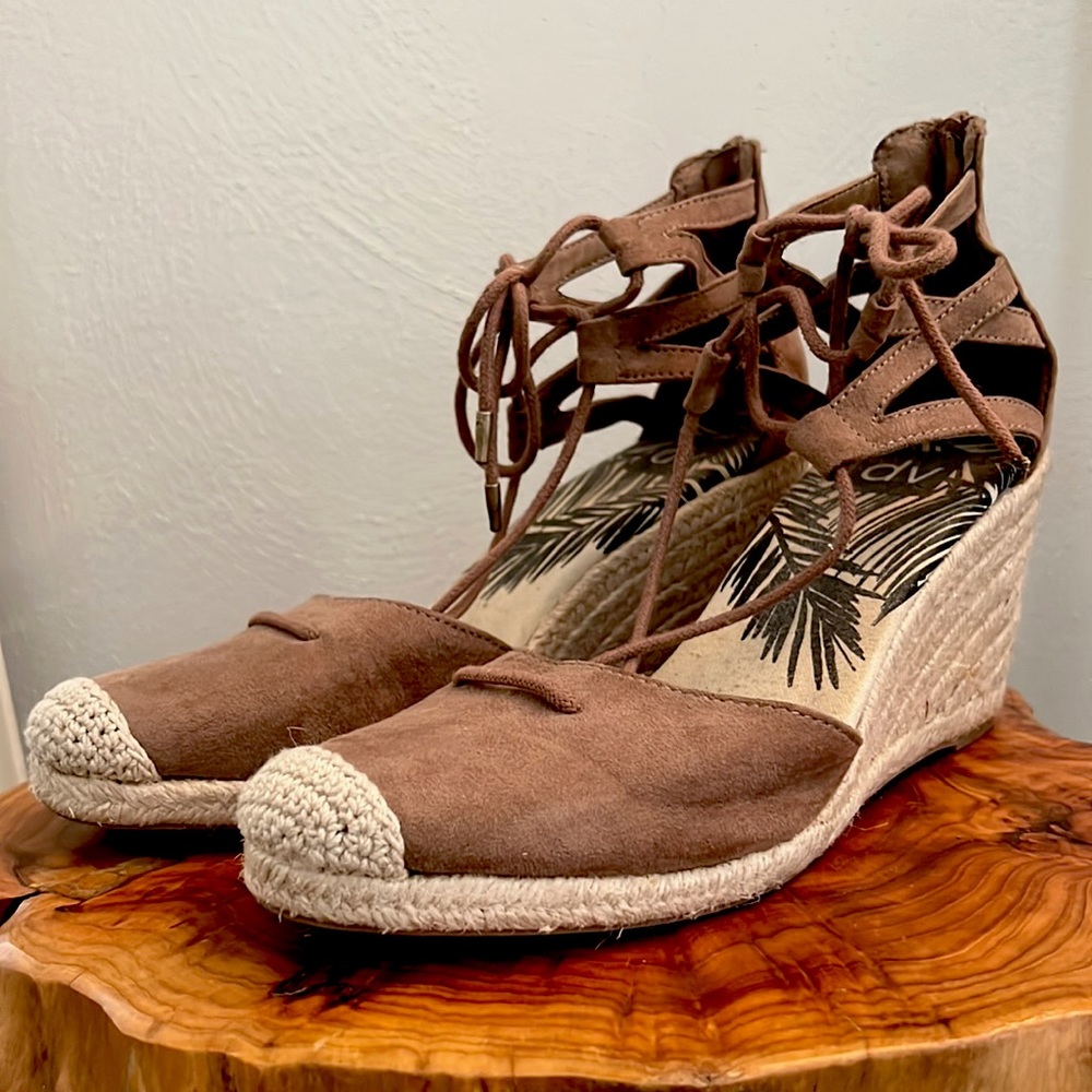 9.5 wedge sandal